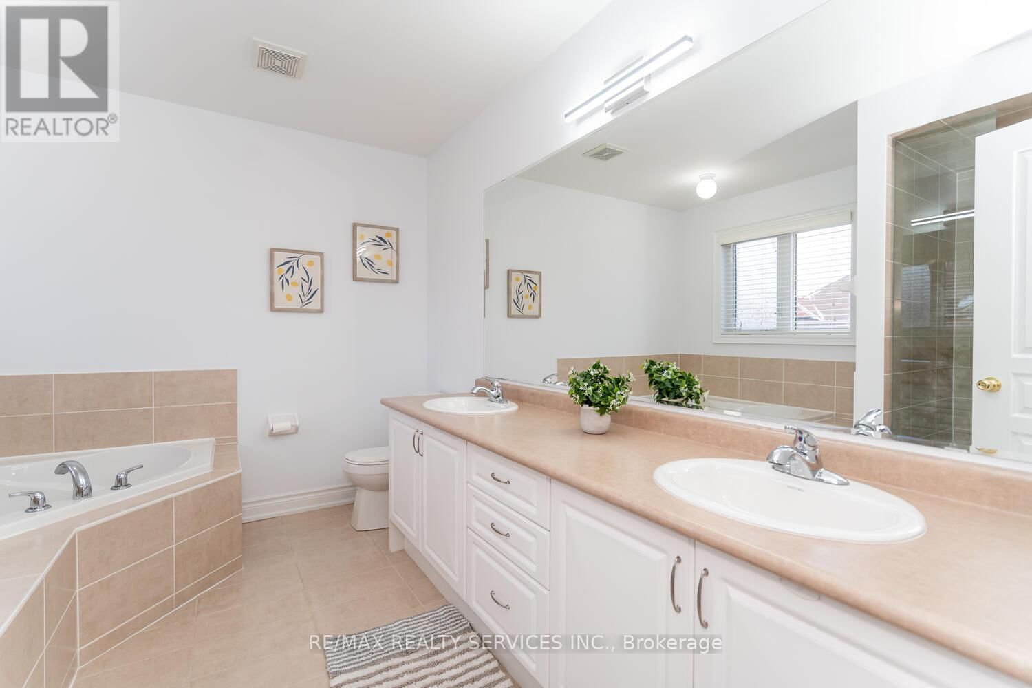 5452 MEADOWCREST AVENUE Image 28