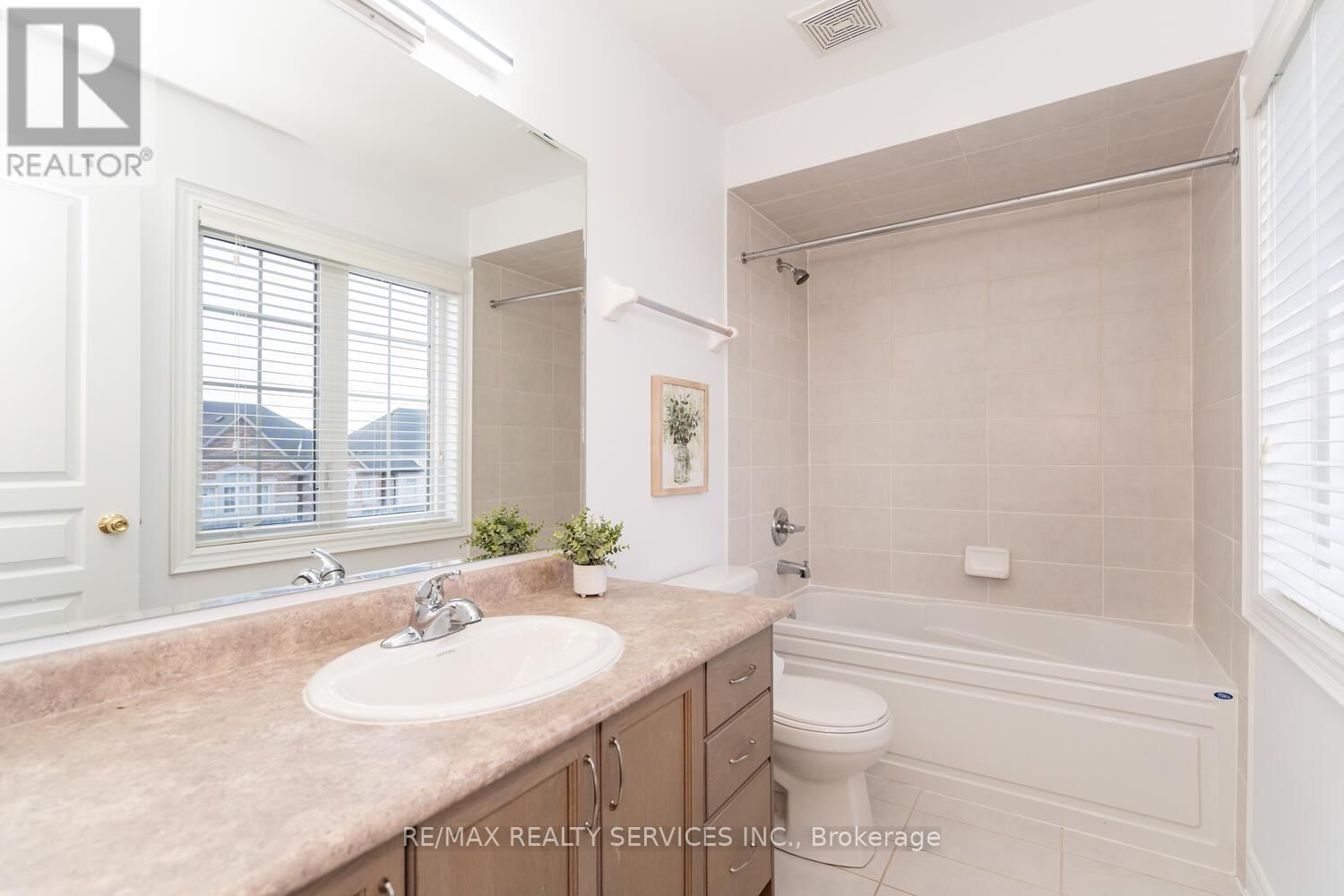 5452 MEADOWCREST AVENUE Image 31