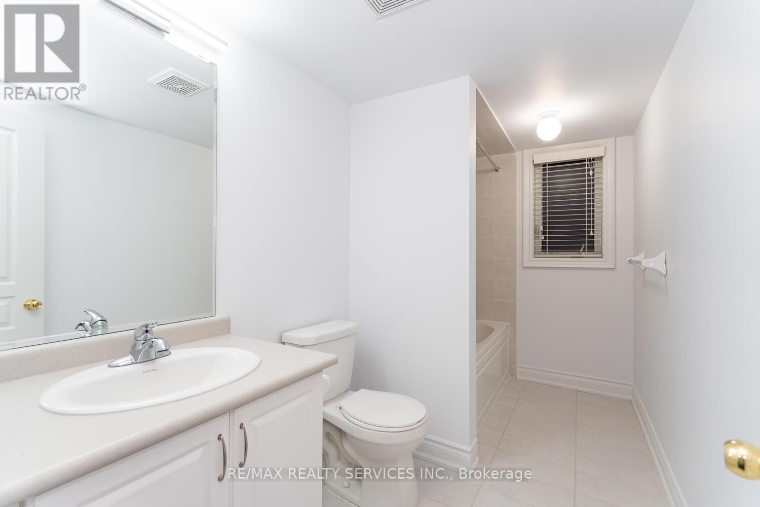 5452 MEADOWCREST AVENUE Image 37