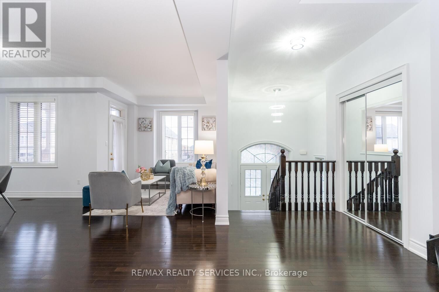 5452 MEADOWCREST AVENUE Image 7