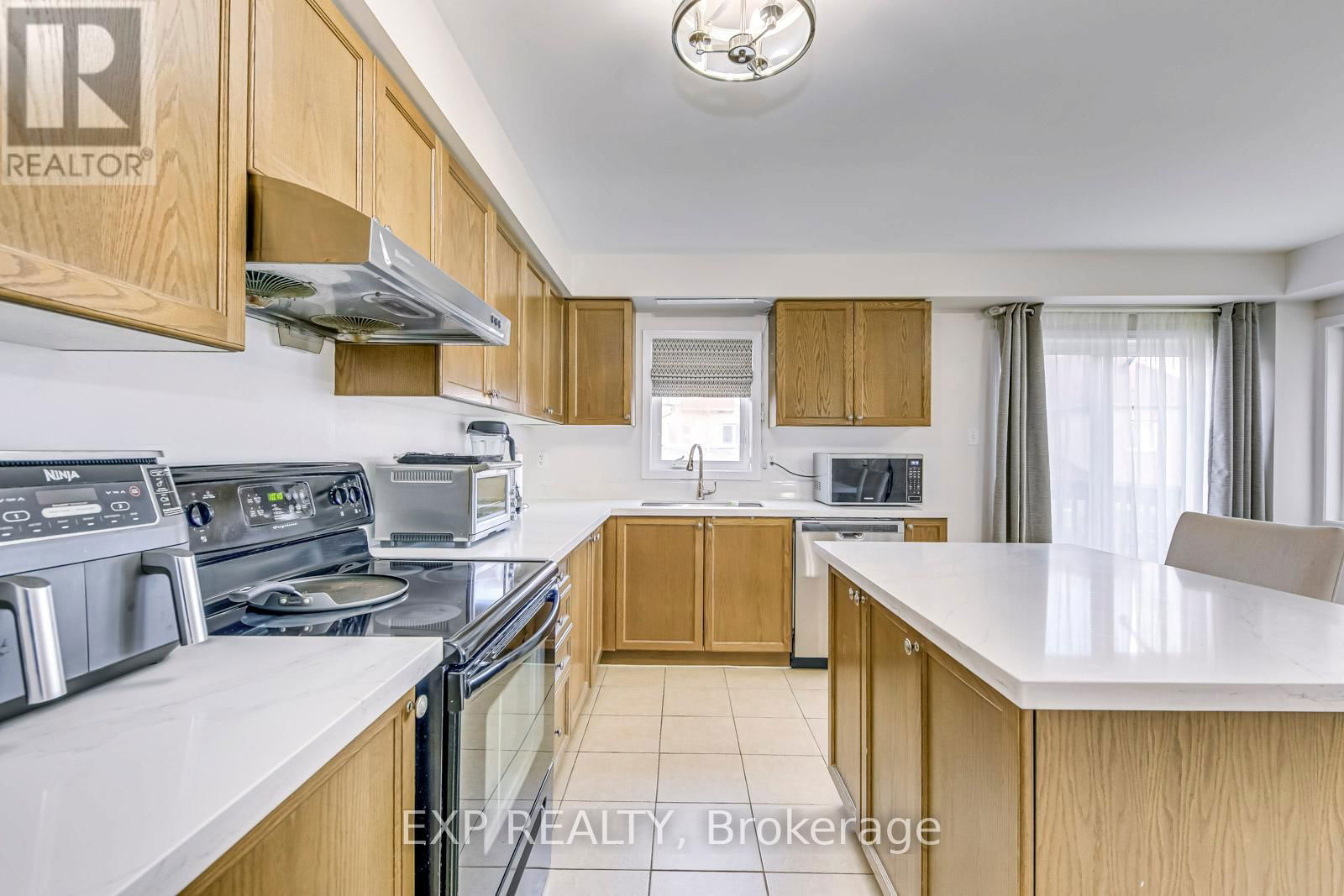 751 CANDLESTICK CIRCLE Image 11
