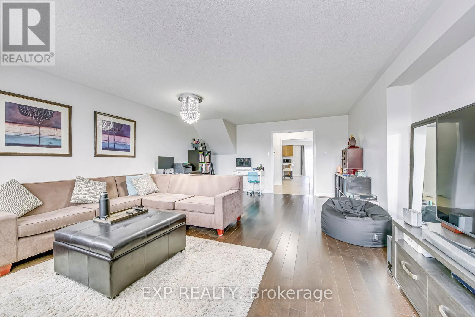751 CANDLESTICK CIRCLE Image 15
