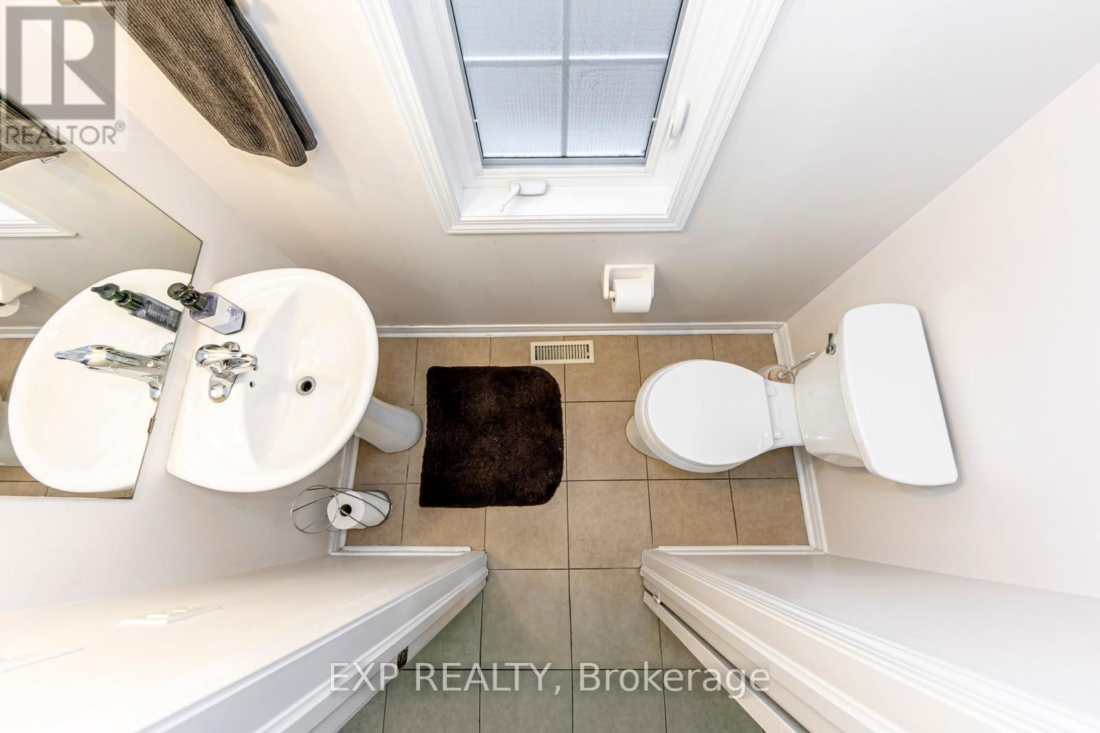 751 CANDLESTICK CIRCLE Image 16