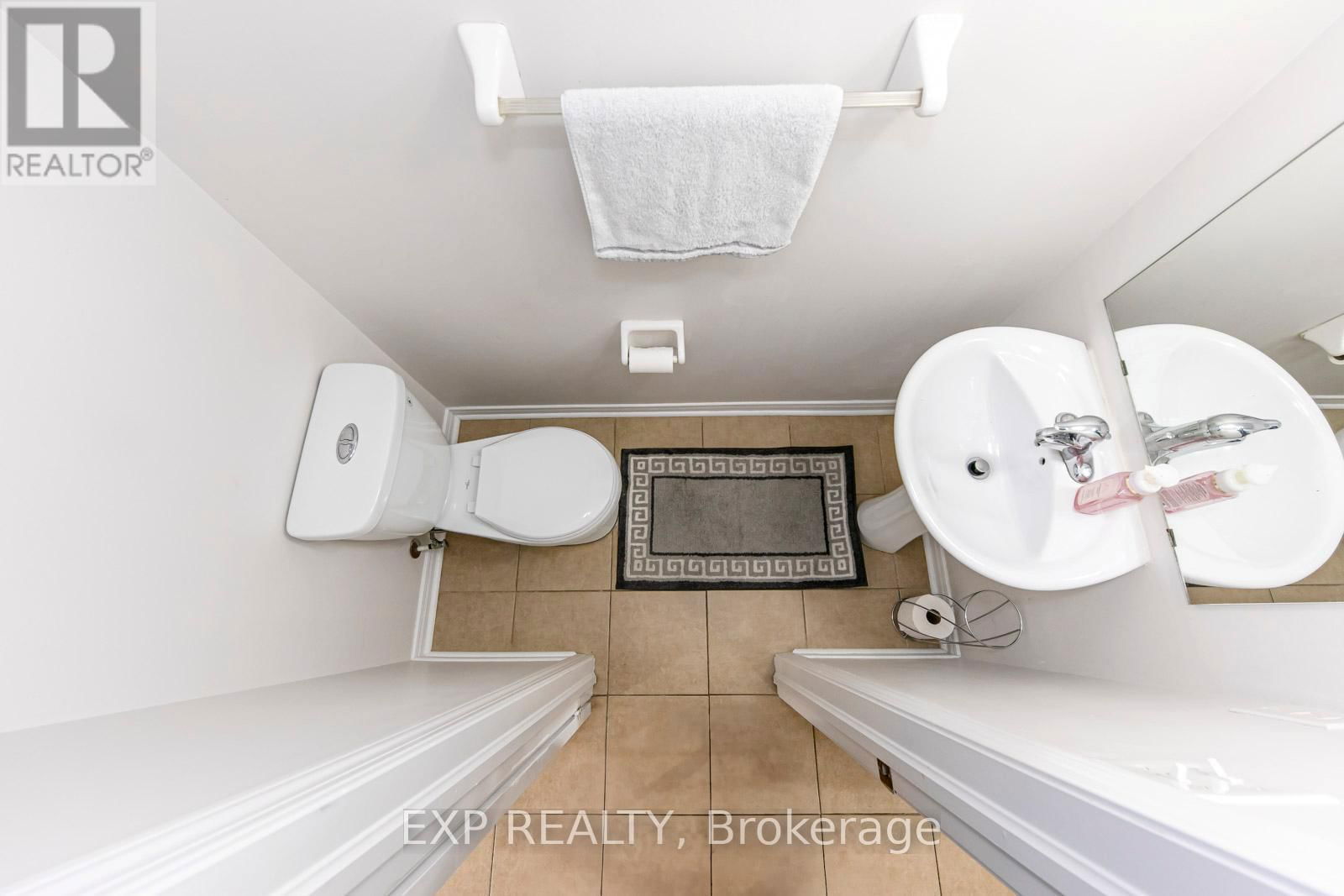 751 CANDLESTICK CIRCLE Image 6