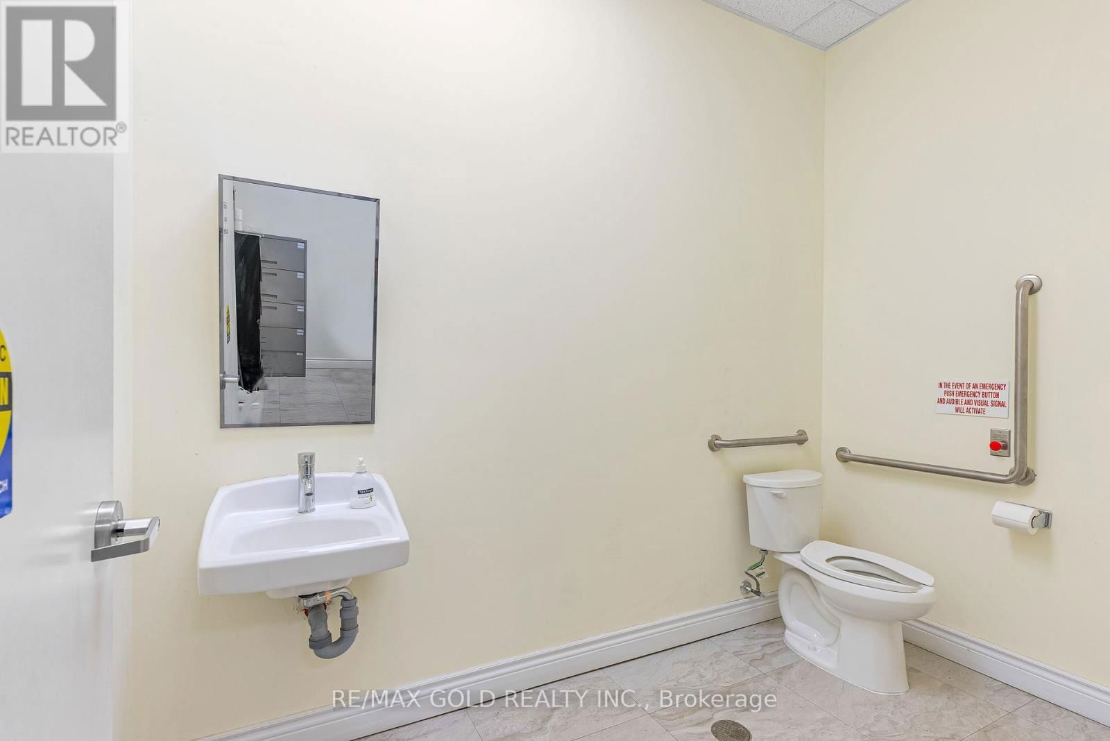 11 - 2710 NORTH PARK DRIVE Image 12