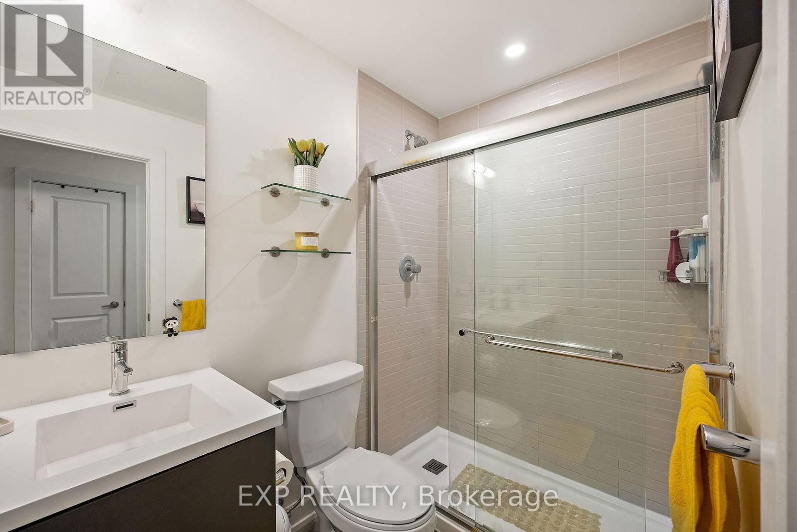 327 - 3200 WILLIAM COLTSON AVENUE Image 10