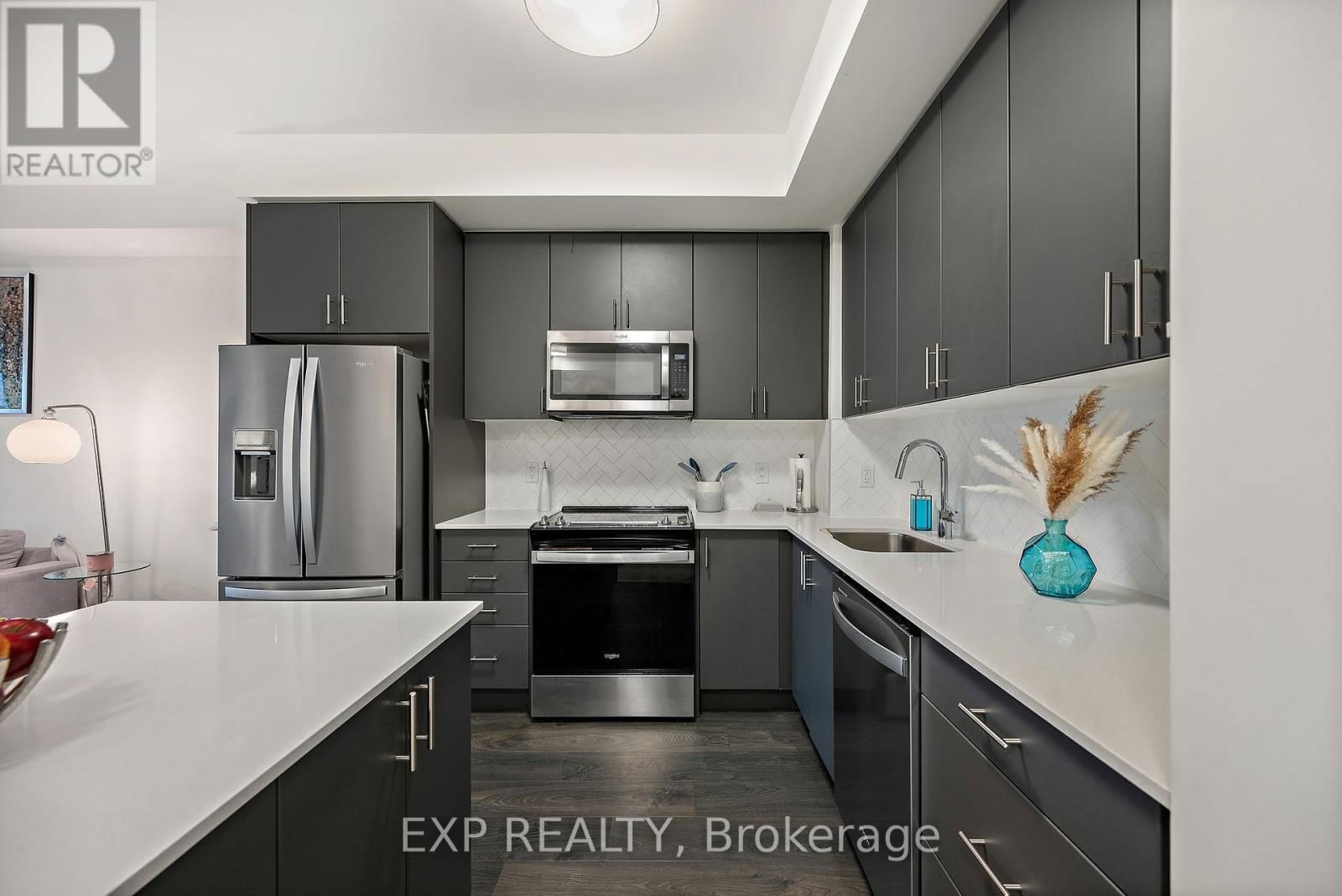 327 - 3200 WILLIAM COLTSON AVENUE Image 6