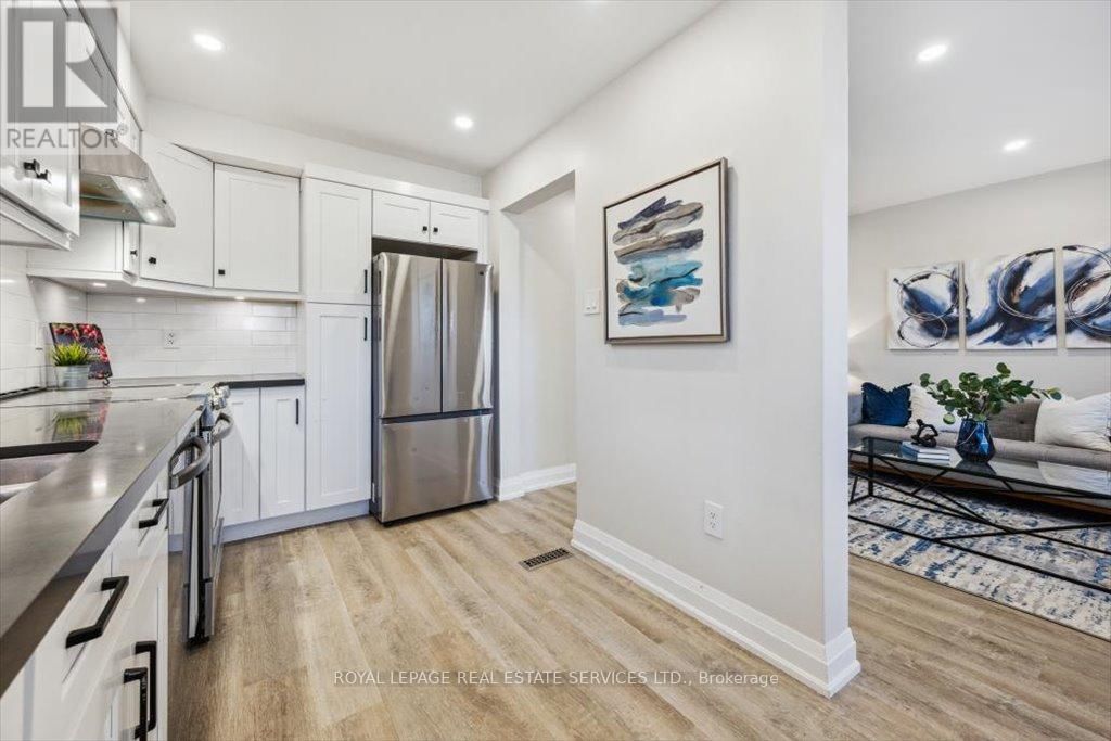 137 - 1520 LANCASTER DRIVE Image 12