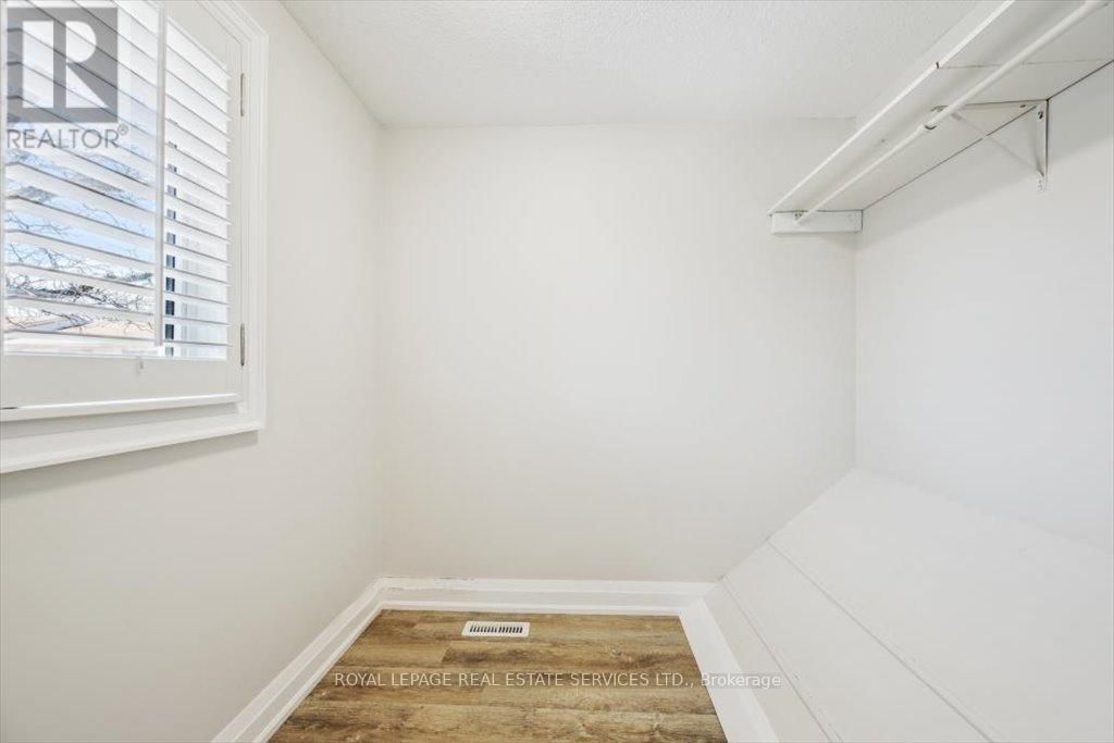 137 - 1520 LANCASTER DRIVE Image 16
