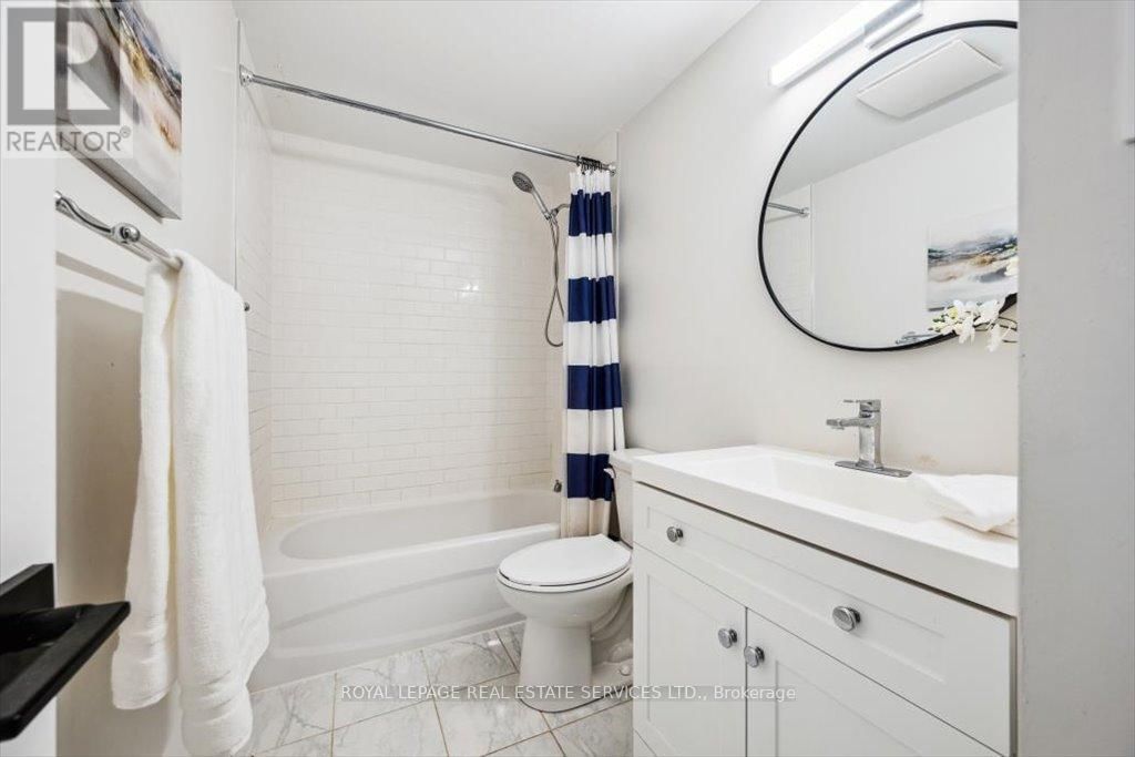 137 - 1520 LANCASTER DRIVE Image 21
