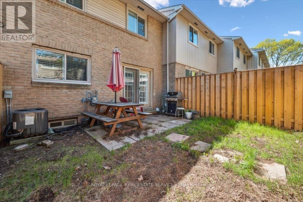 137 - 1520 LANCASTER DRIVE Image 27