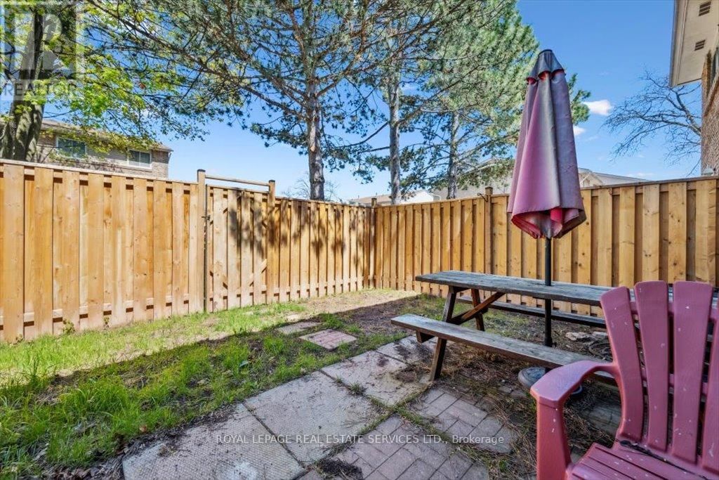 137 - 1520 LANCASTER DRIVE Image 28