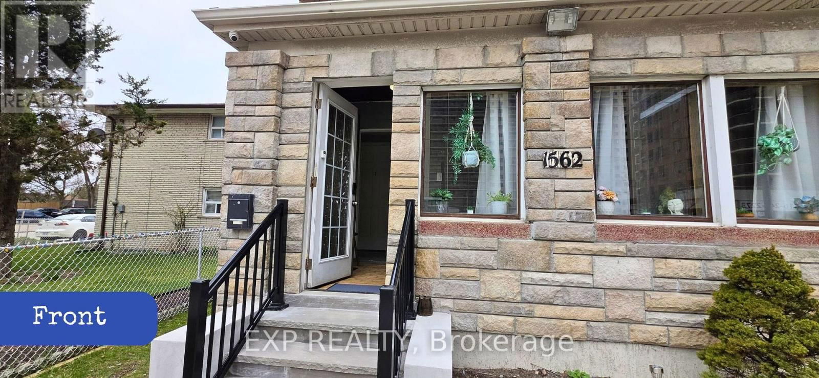 1562 JANE ST Image 11