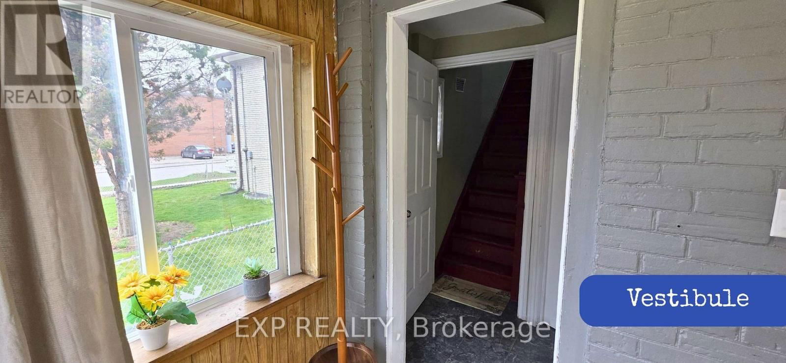 1562 JANE ST Image 7