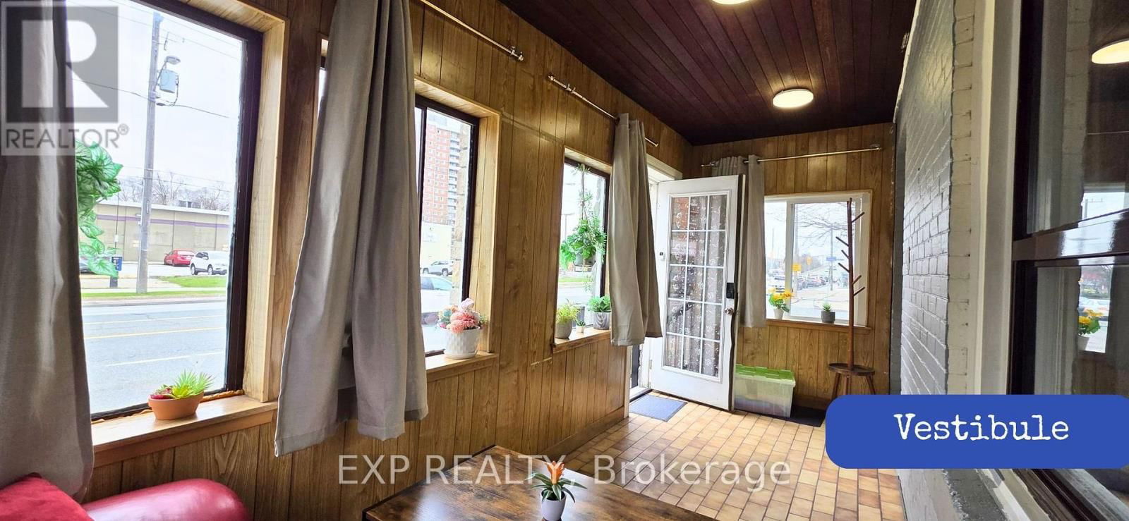 1562 JANE ST Image 8
