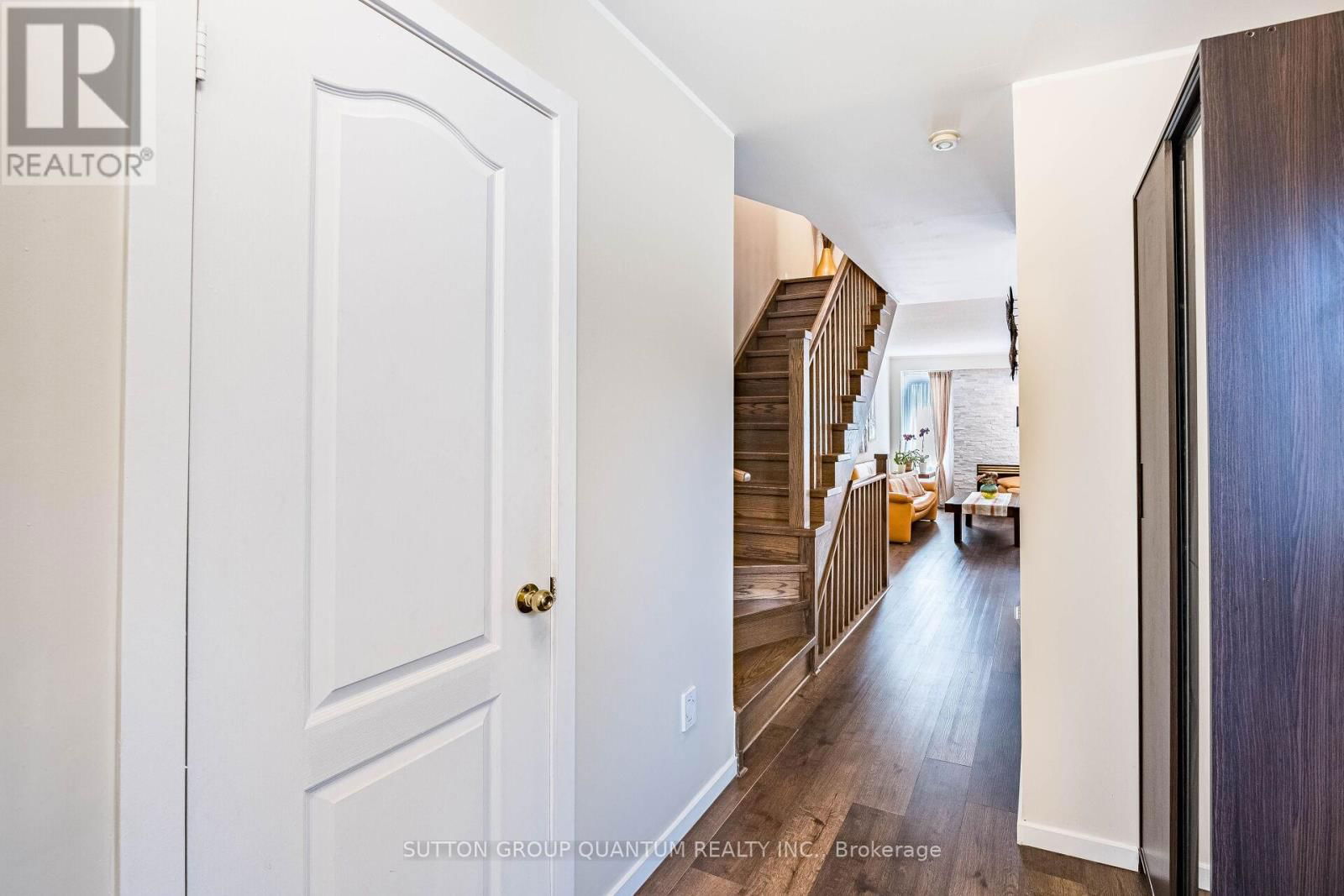 49 EMSLIE STREET Image 3