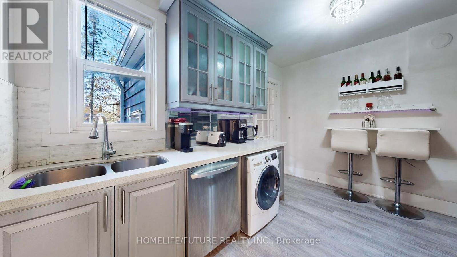 82 HEMAN STREET Image 10