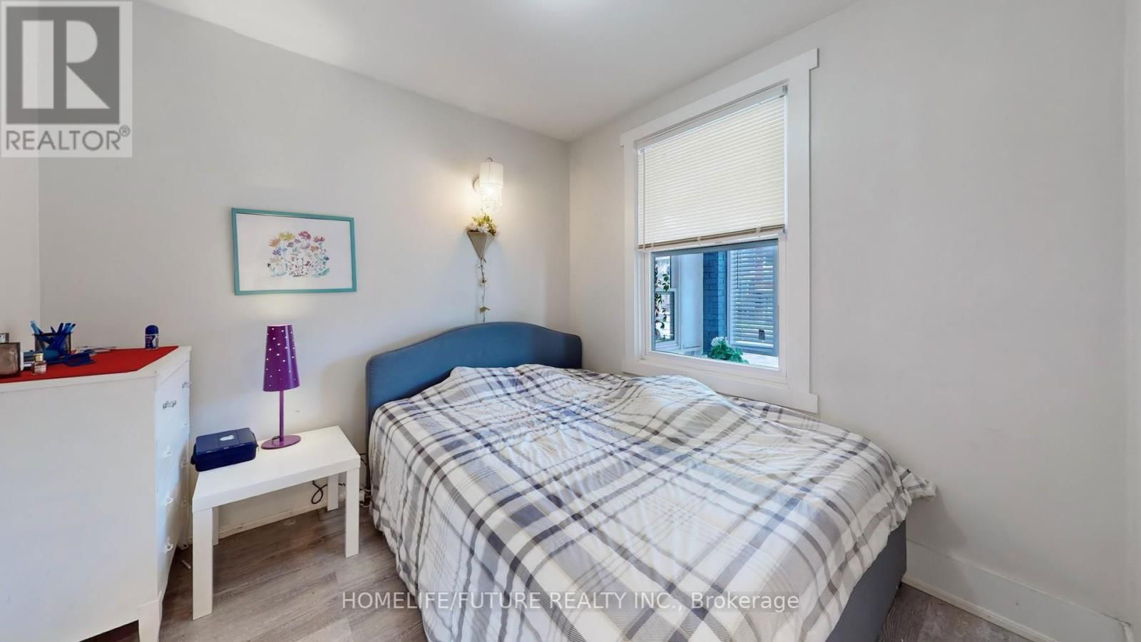 82 HEMAN STREET Image 13