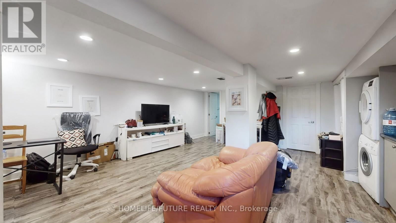 82 HEMAN STREET Image 19