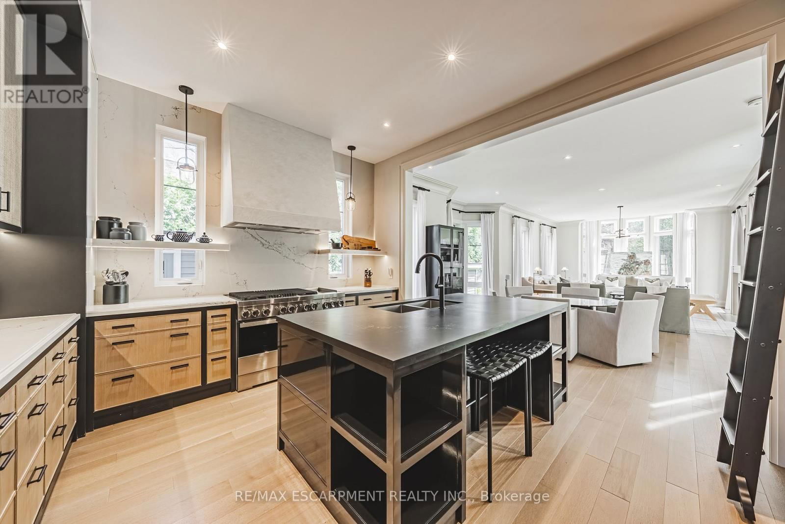 96 BRENTWOOD ROAD Image 10