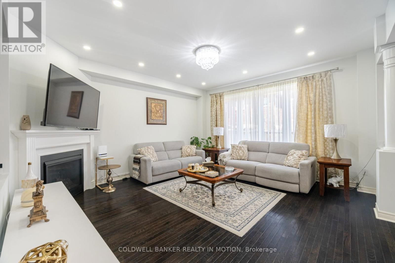 474 CEDRIC TERRACE Image 12