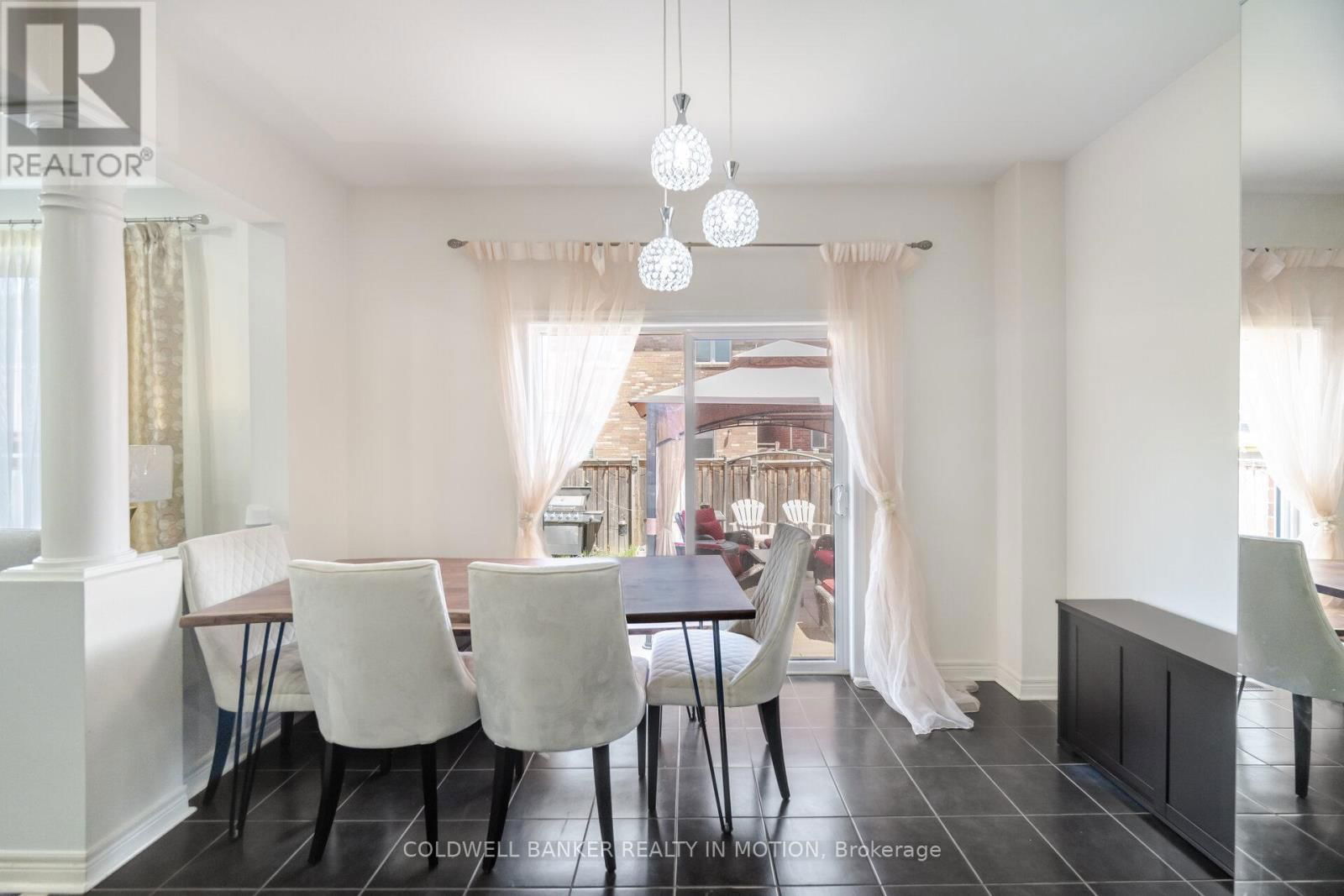 474 CEDRIC TERRACE Image 17