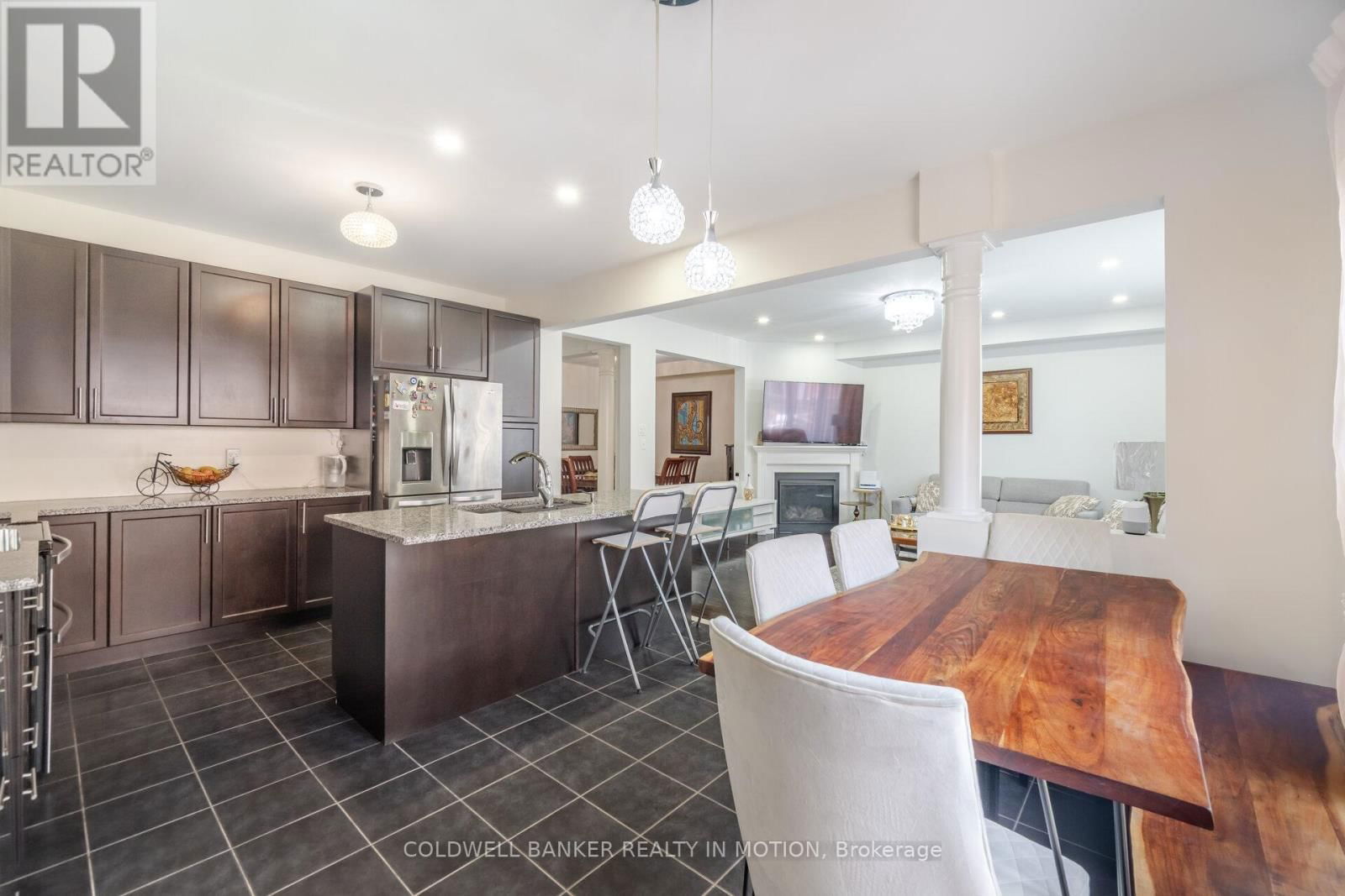 474 CEDRIC TERRACE Image 18