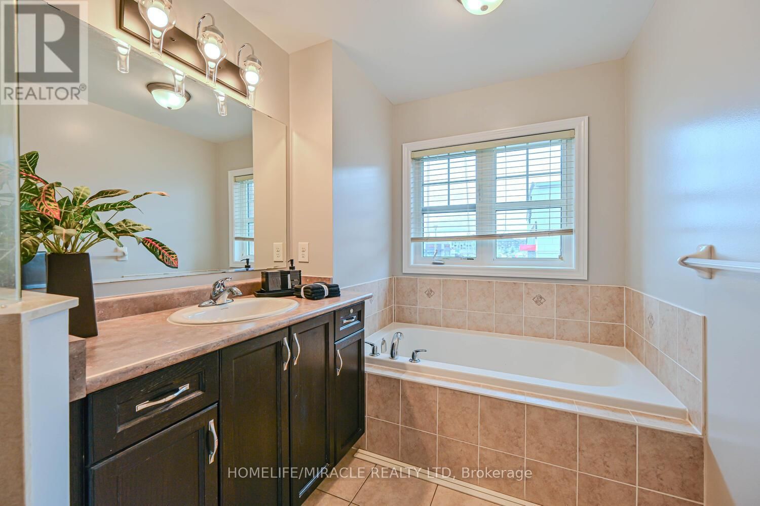 78 GOODSWAY TRAIL Image 32
