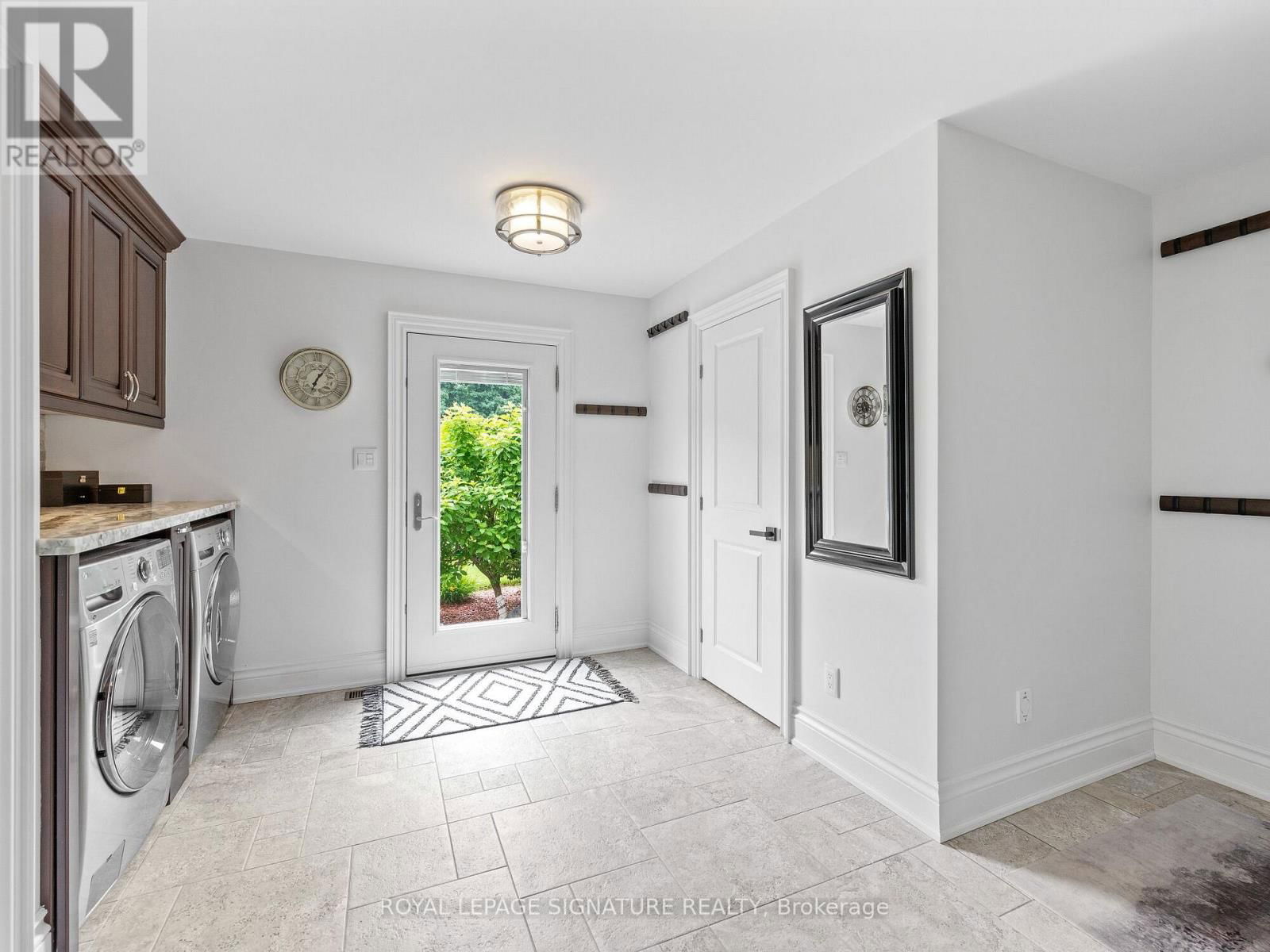 10 FOREST RIDGE CRESCENT Image 18