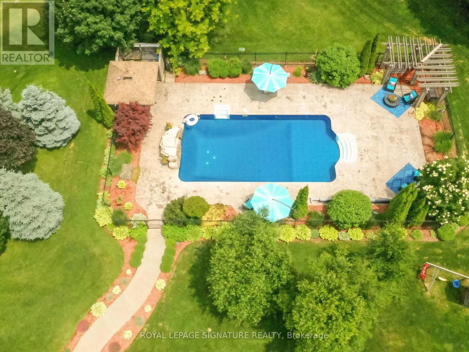 10 FOREST RIDGE CRESCENT Image 36