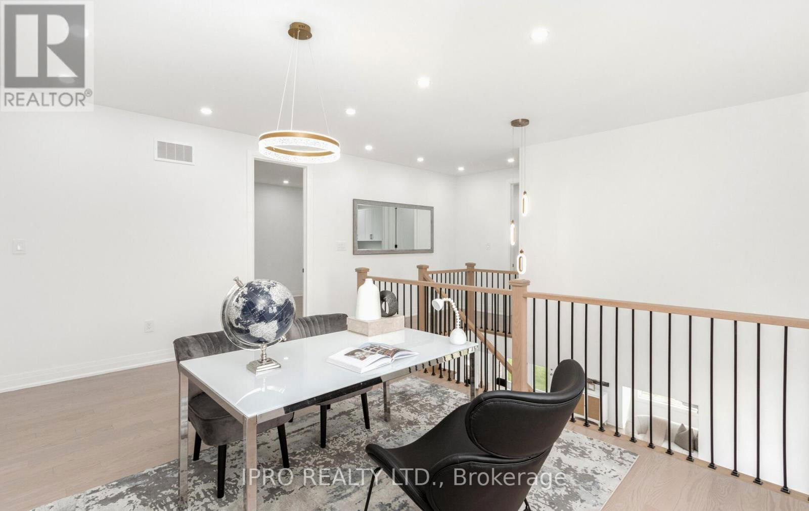 1364 AYMOND CRESCENT Image 22