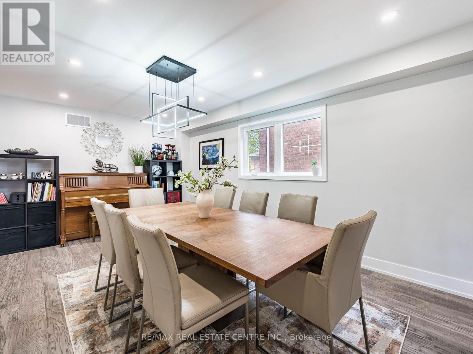 302 LEACOCK AVENUE Image 10