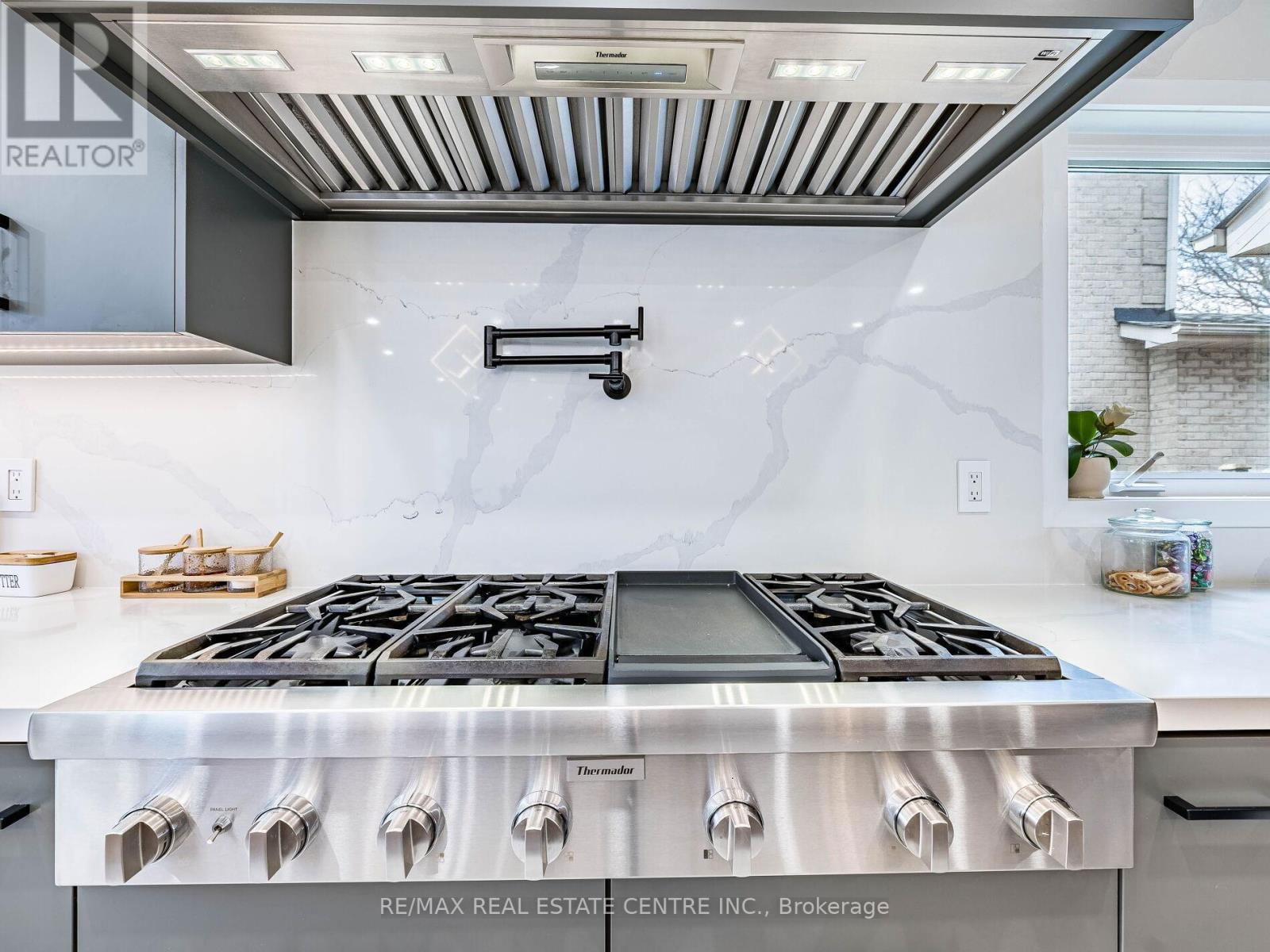 302 LEACOCK AVENUE Image 21