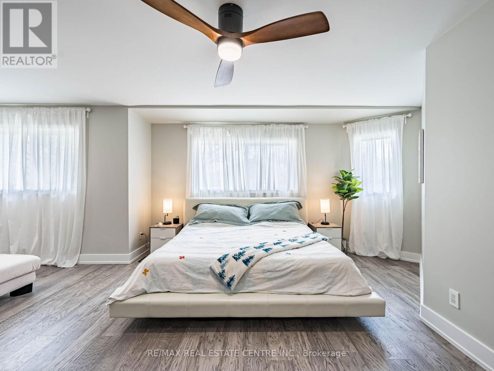 302 LEACOCK AVENUE Image 30