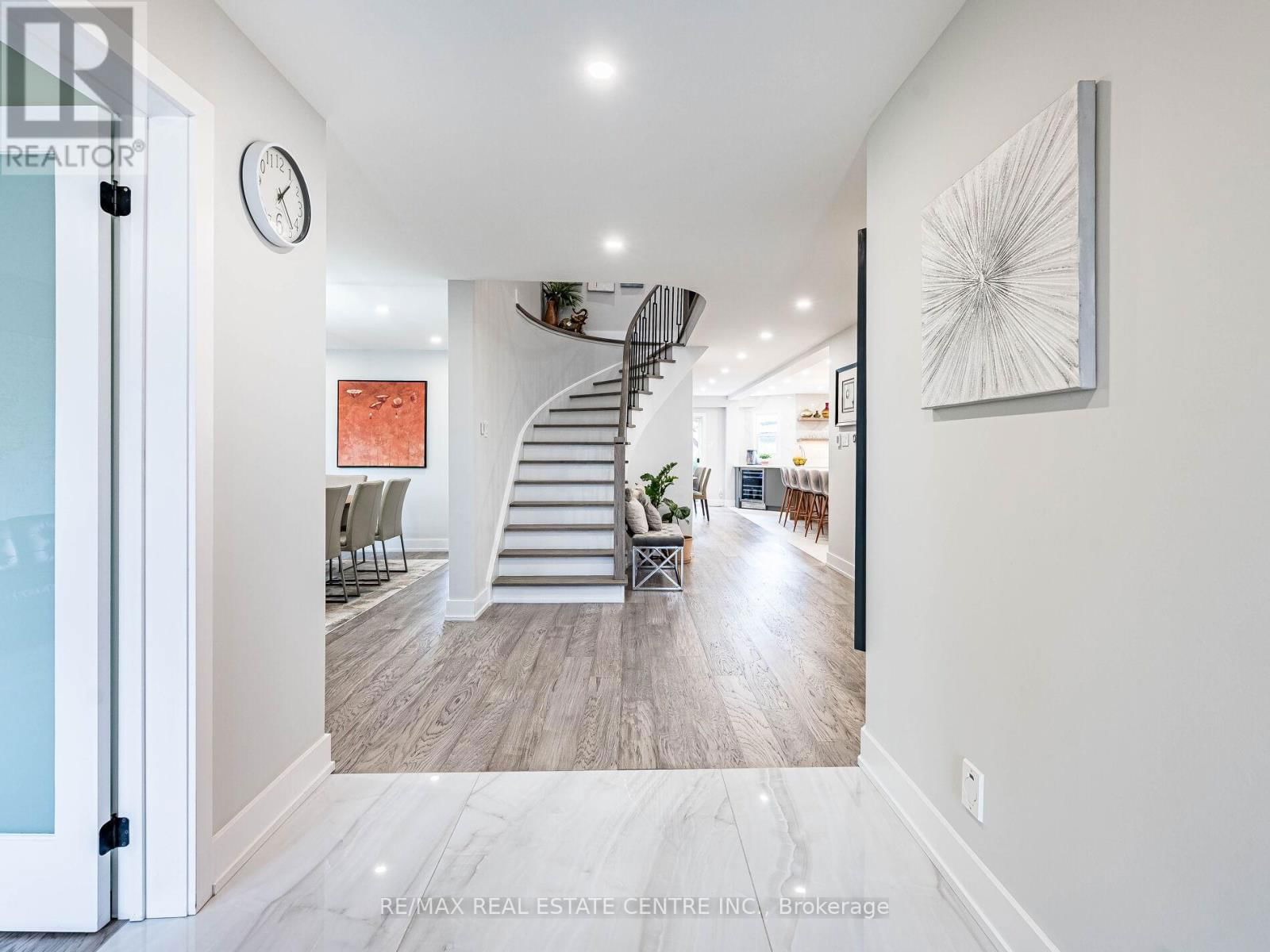302 LEACOCK AVENUE Image 4