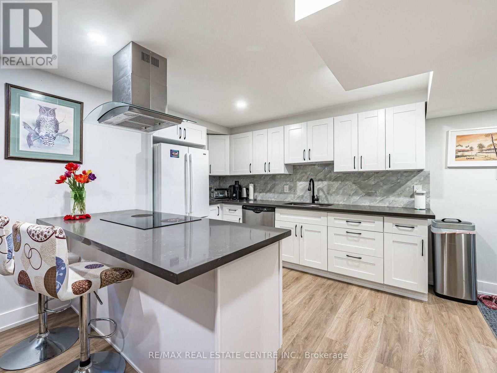 302 LEACOCK AVENUE Image 47