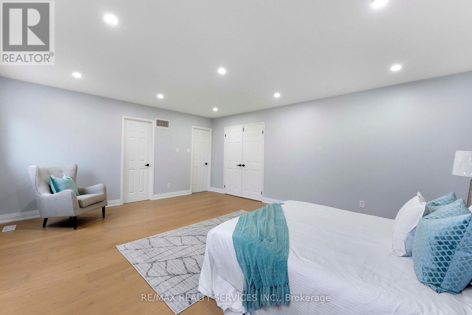 2511 PAULA COURT Image 20