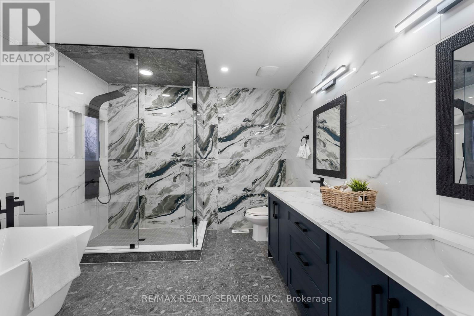 2511 PAULA COURT Image 22