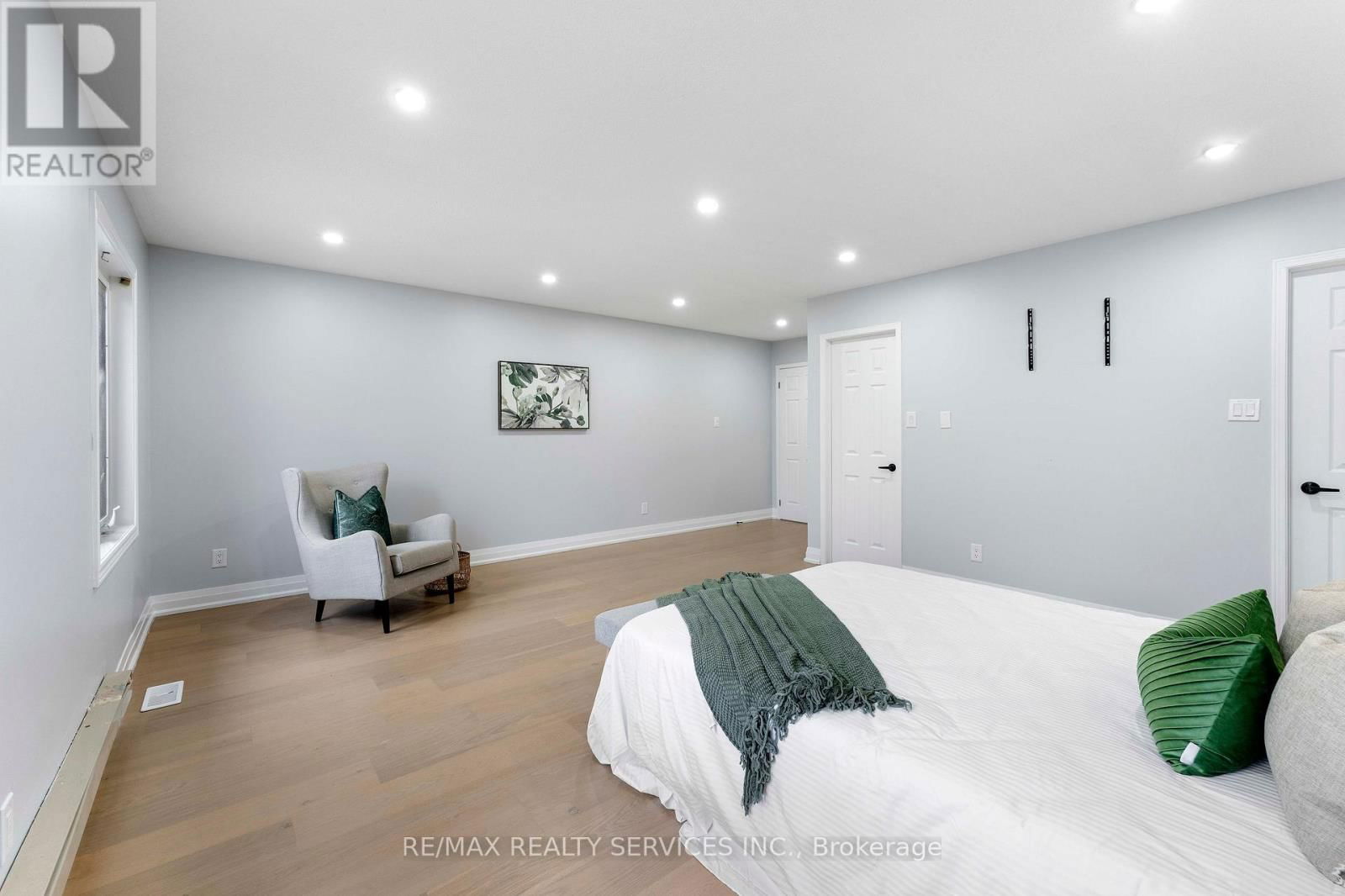 2511 PAULA COURT Image 26
