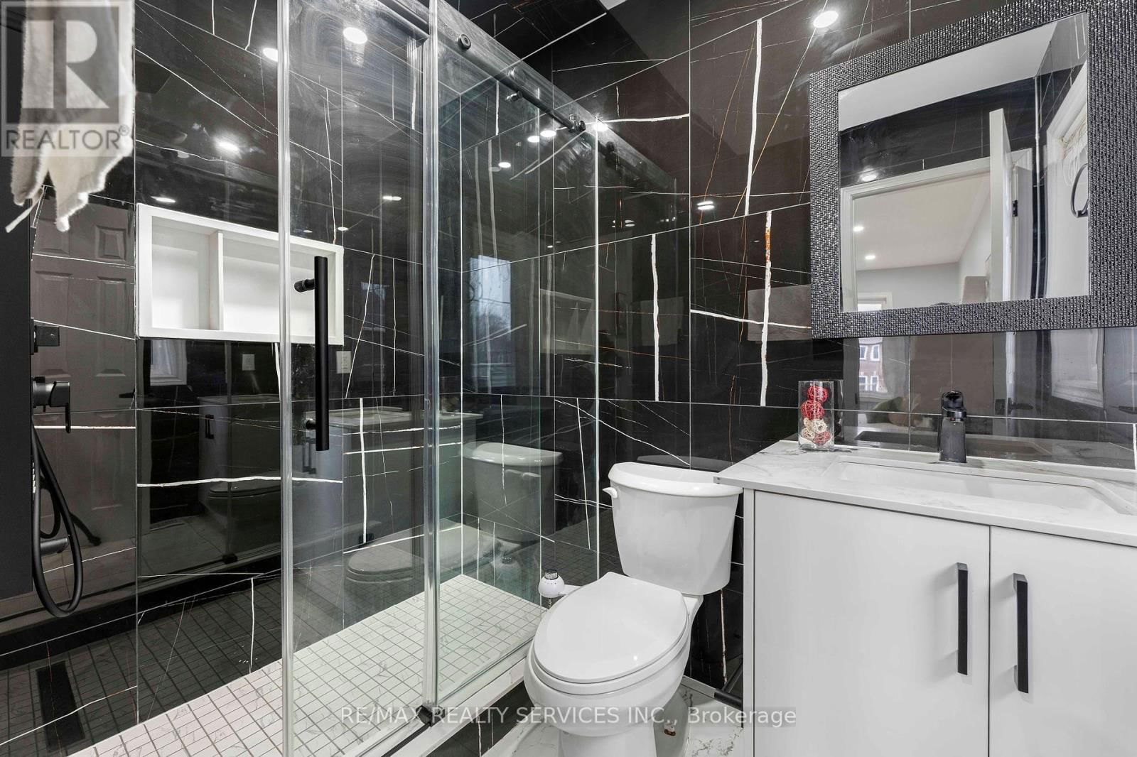 2511 PAULA COURT Image 28