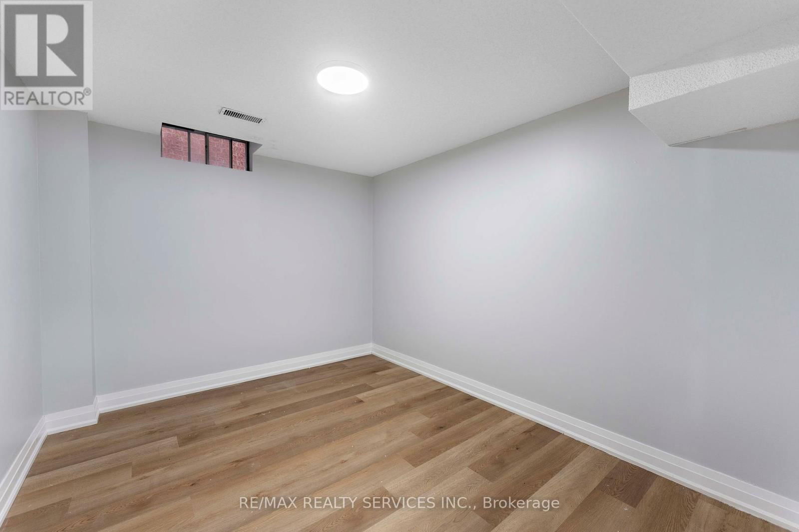 2511 PAULA COURT Image 36