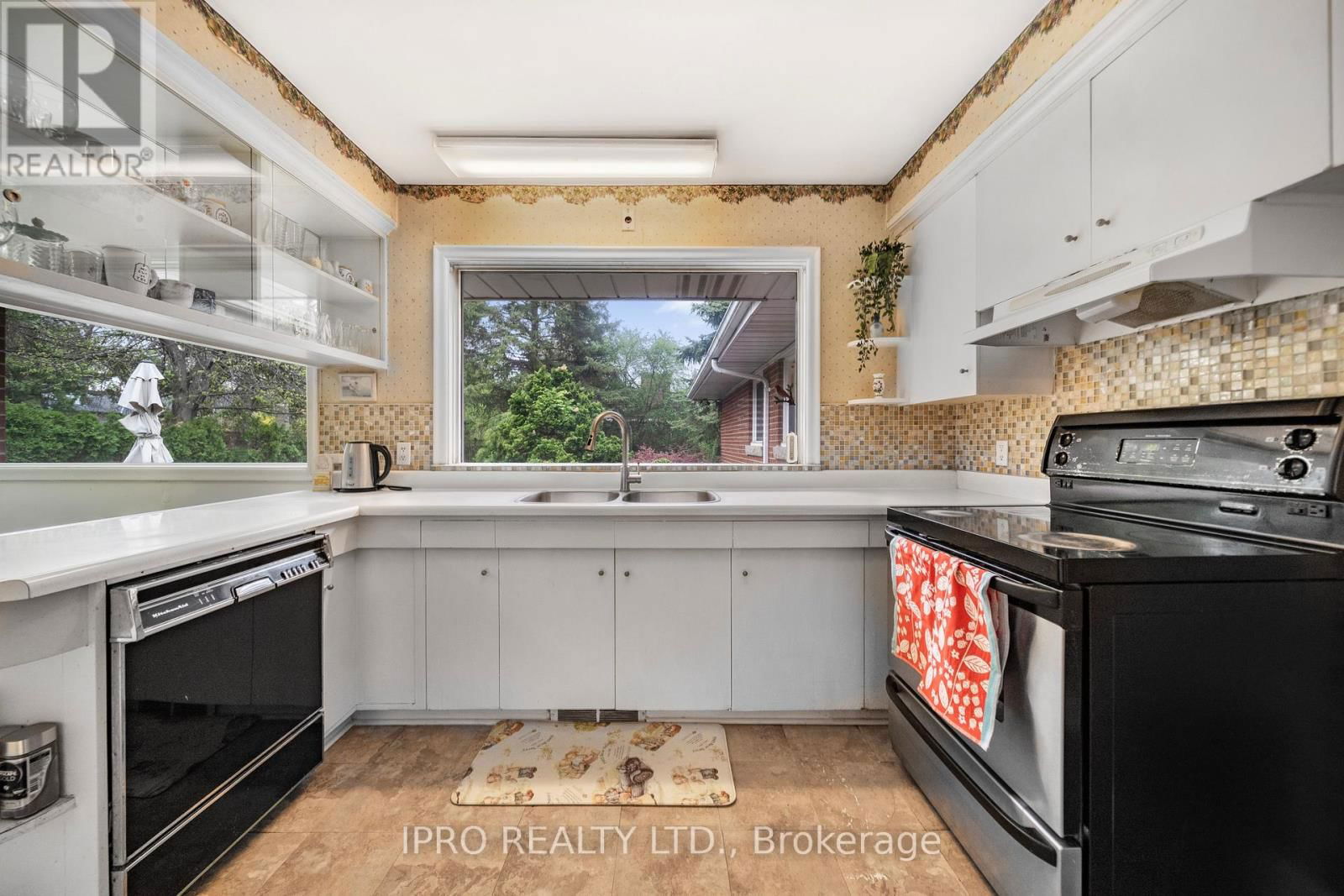 2 AYLESBURY ROAD Image 16