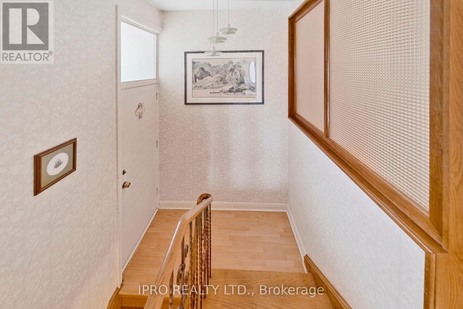 2 AYLESBURY ROAD Image 32