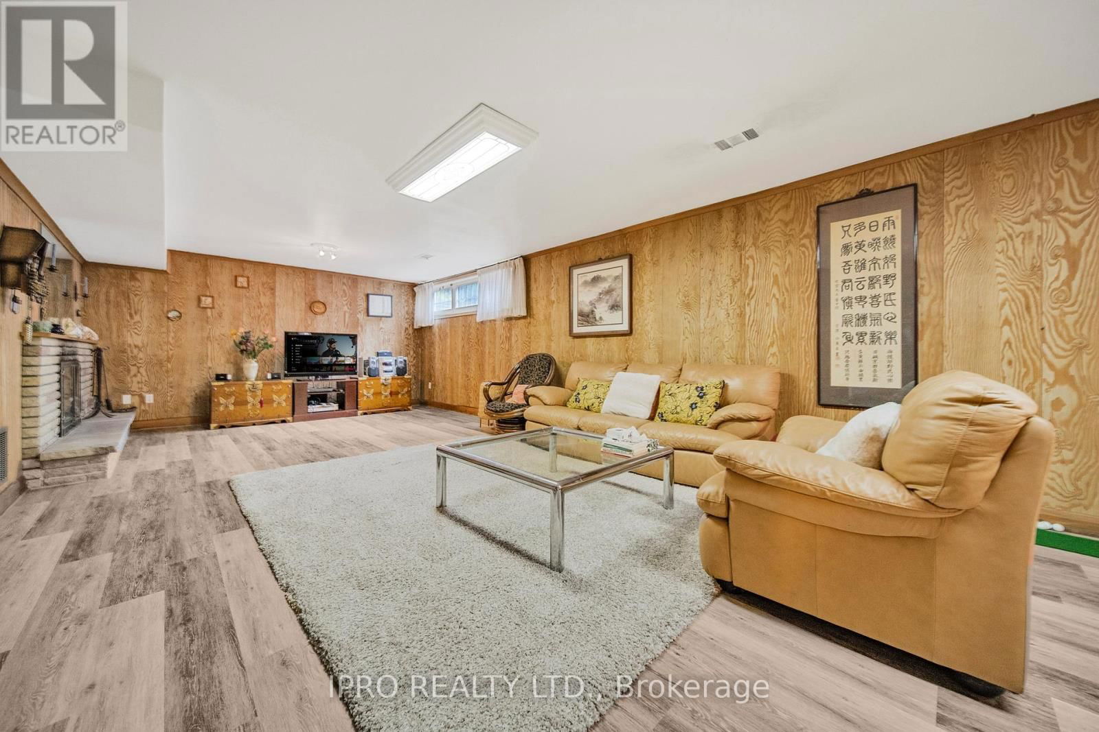 2 AYLESBURY ROAD Image 35