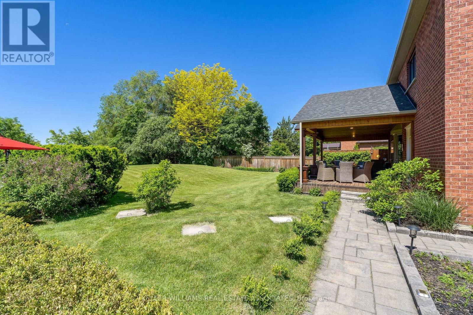 17 OAK RIDGE DRIVE Image 38