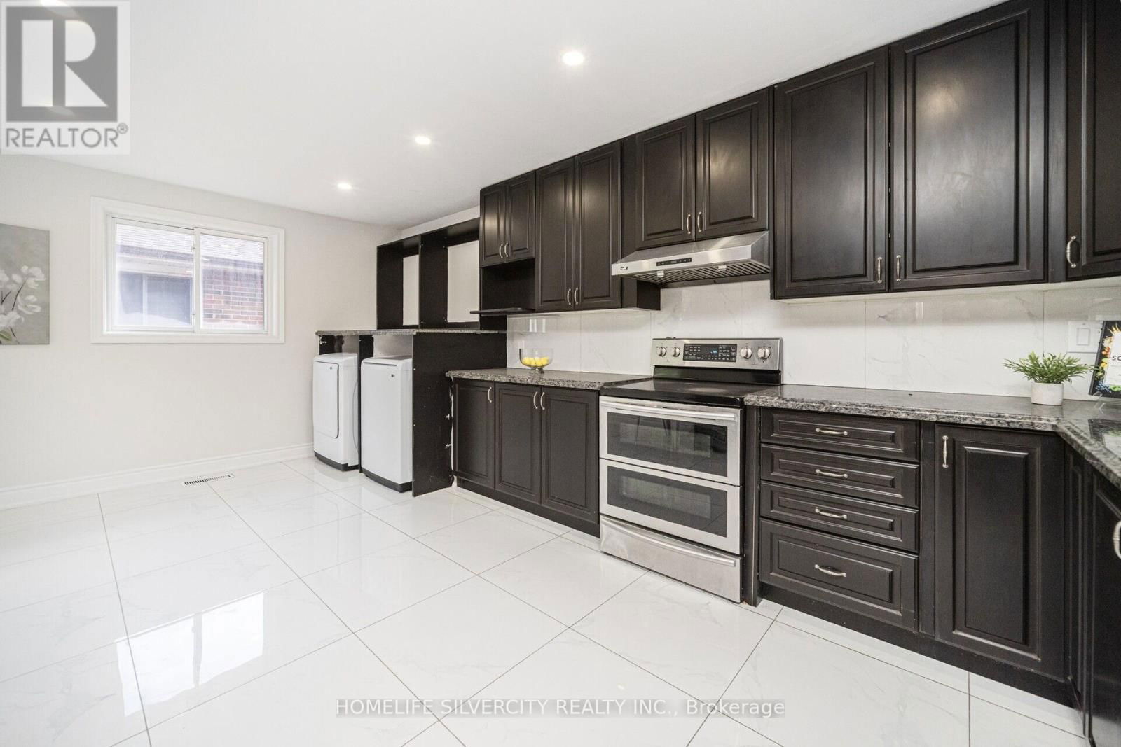 71 MASSEY STREET Image 11
