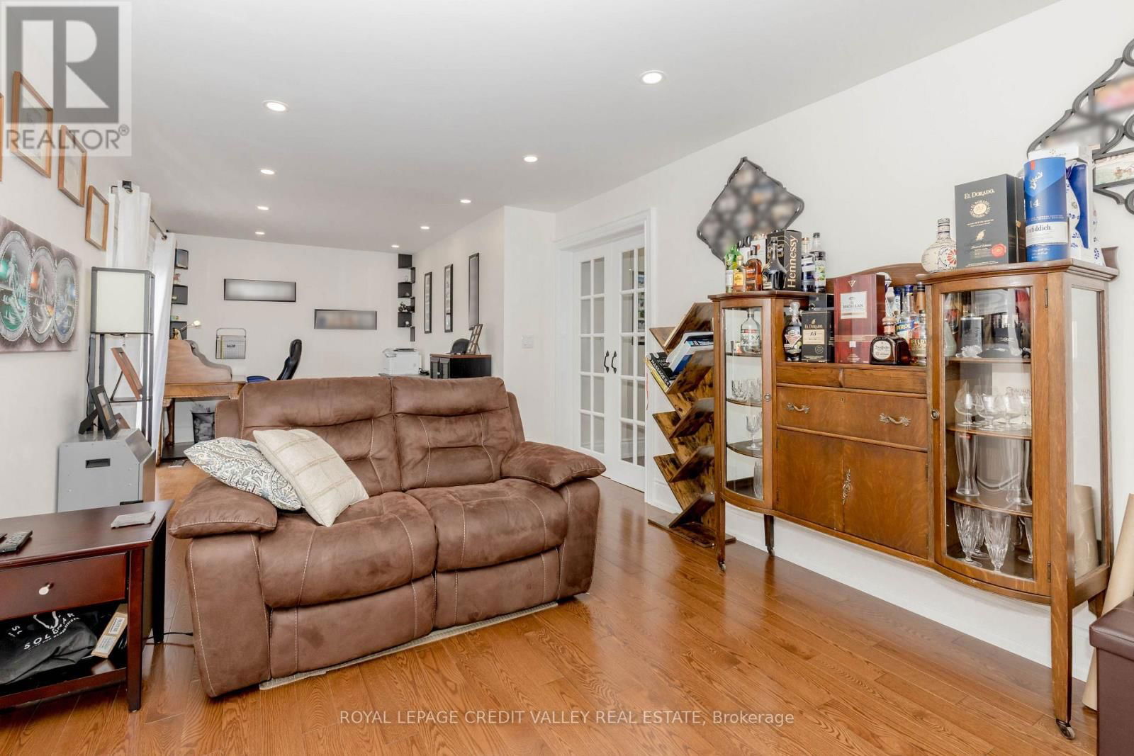 119 CONNAUGHT CRESCENT Image 31