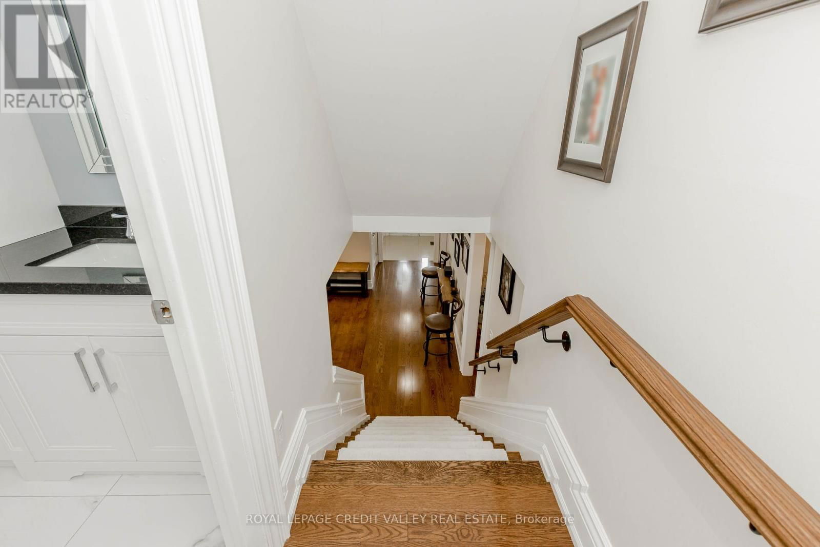119 CONNAUGHT CRESCENT Image 34