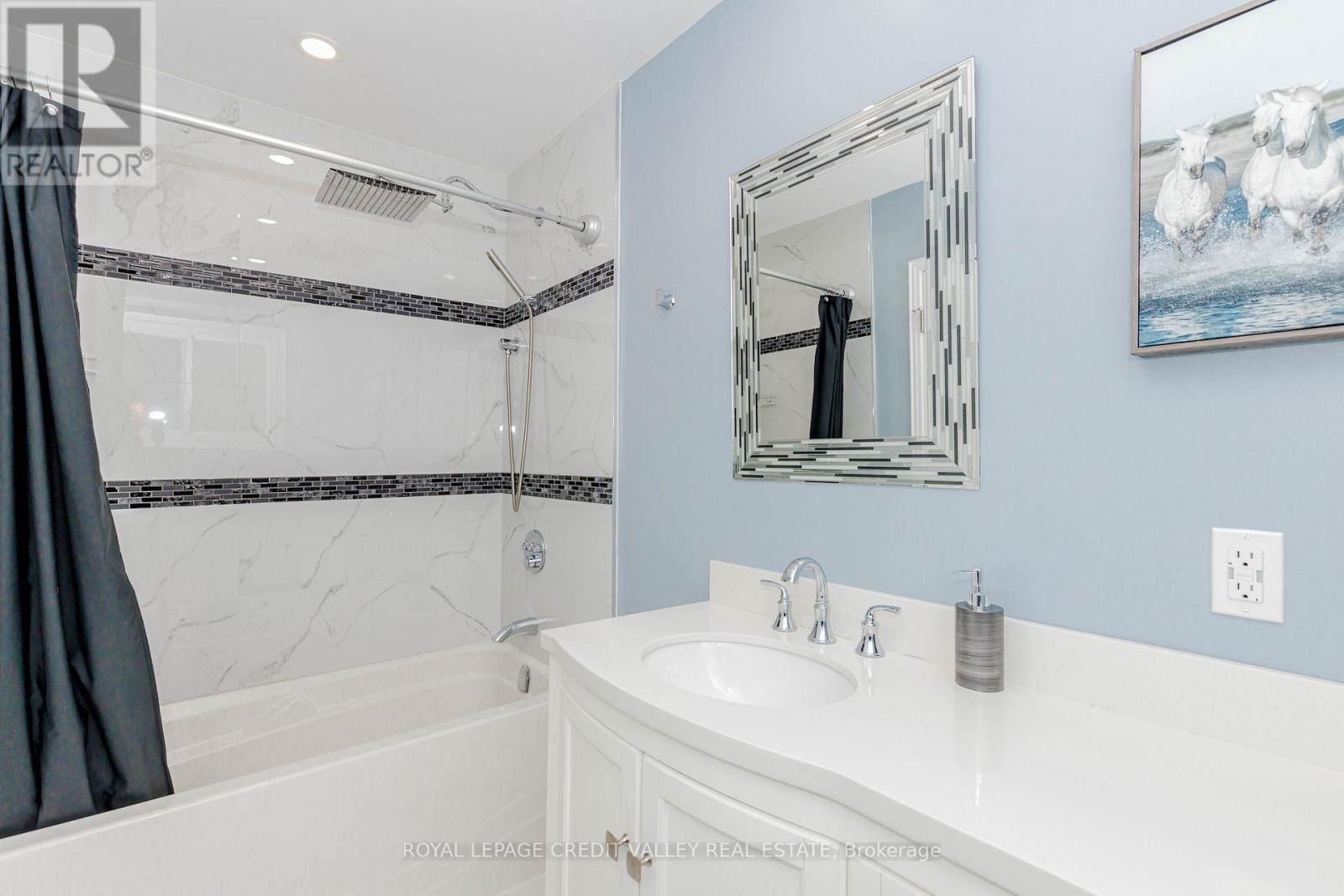119 CONNAUGHT CRESCENT Image 37