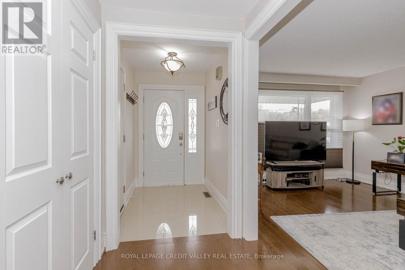 119 CONNAUGHT CRESCENT Image 4